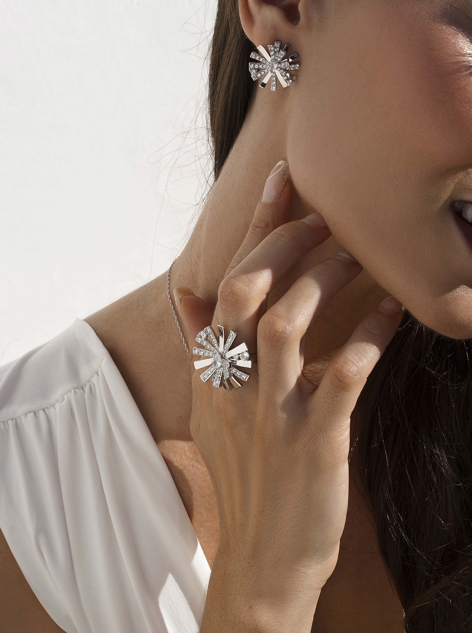 Boucles d'oreilles argent inspiration fleur avec zircons-LINEARGENT