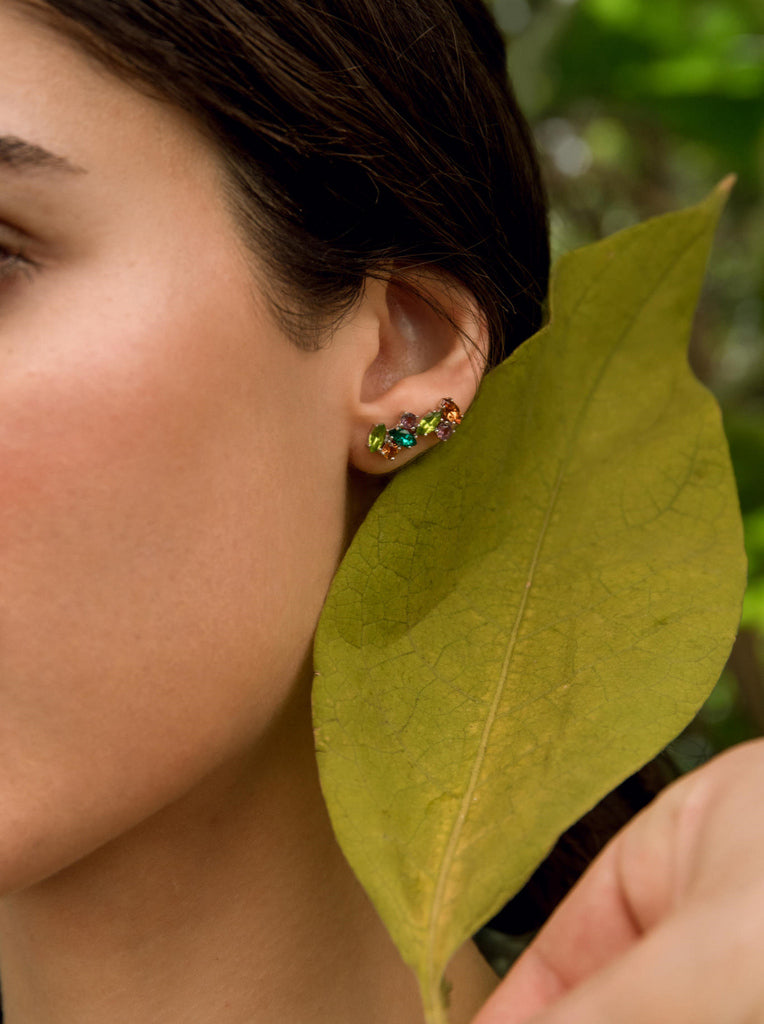 Pendientes trepadores en plata diseño piedras tono verde oscuro y lavanda