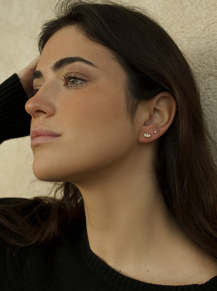 Piercing de argent plaqué or avec pierre opale carré