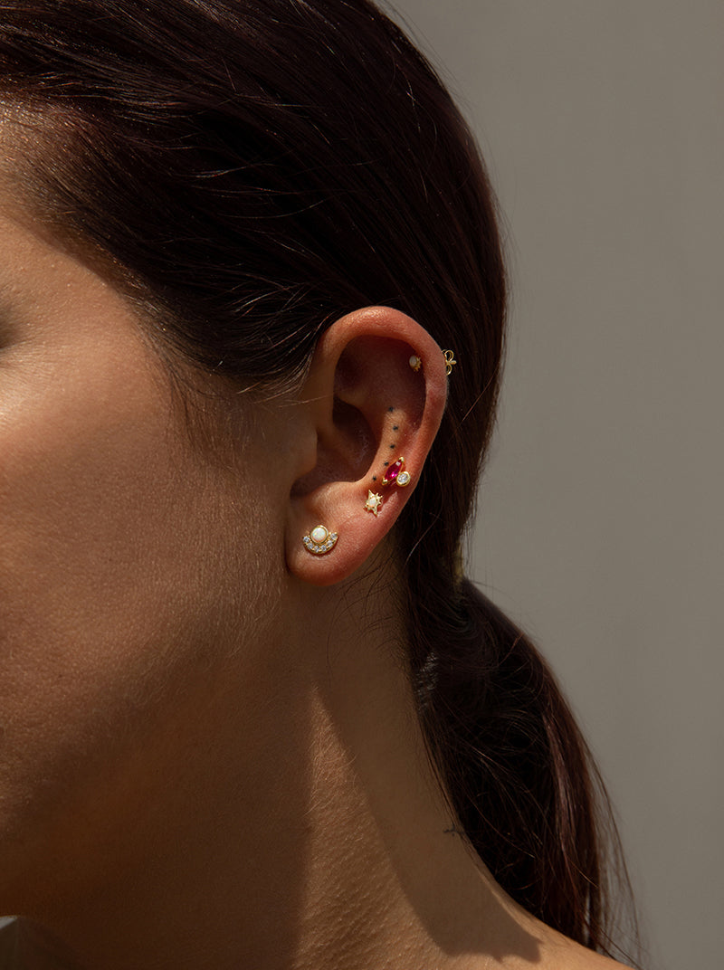 Piercing de plata baño dorado diseño mini sol con ópalo-LINEARGENT