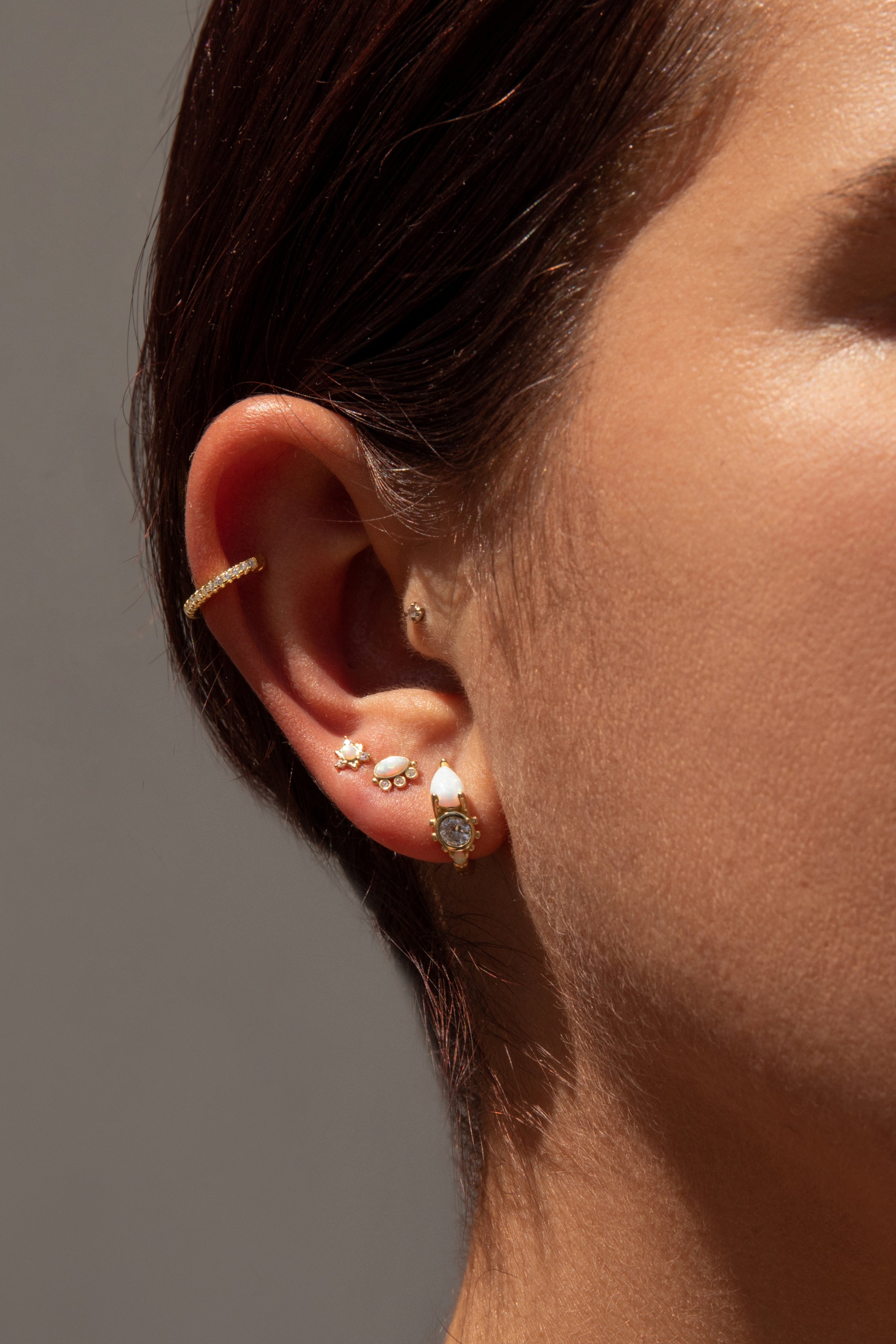 Piercing de plata baño dorado diseño ópalo ovalado y circonitas-LINEARGENT