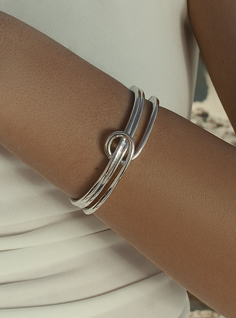 Pulsera esclava de plata lisa diseño entrelazado-LINEARGENT