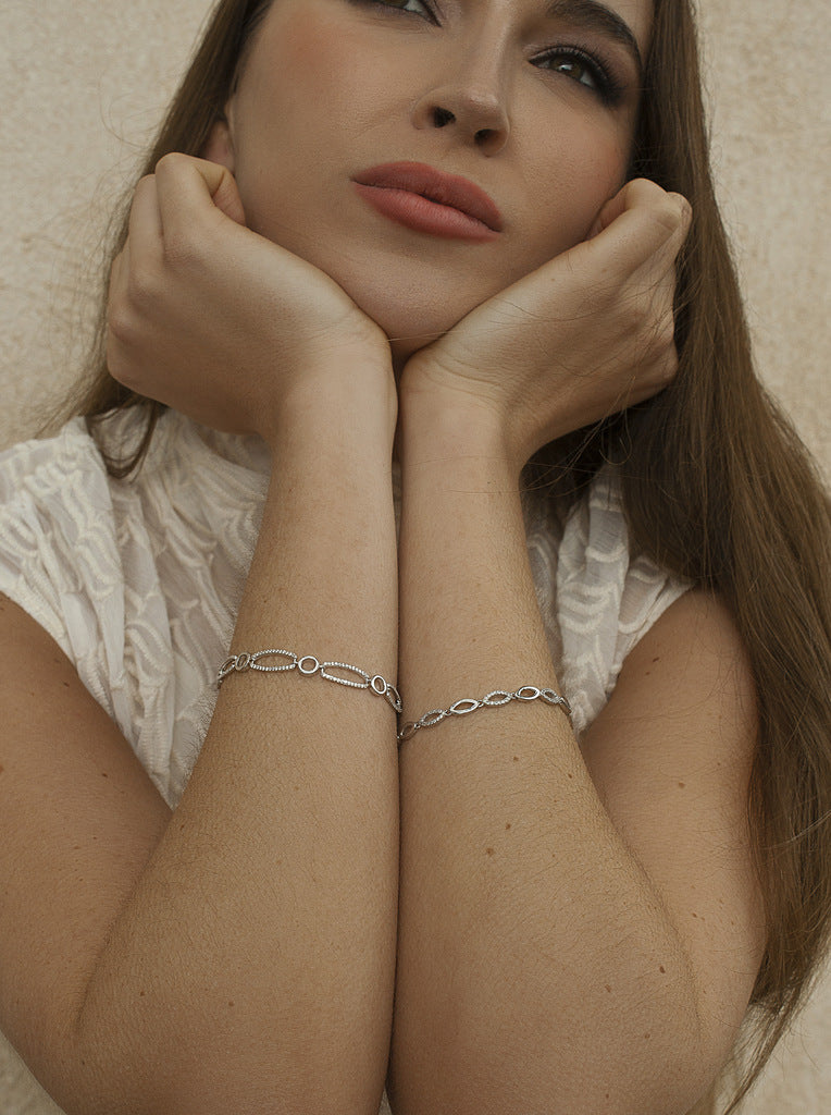 bracelet maillons de argent avec zircons avec forme ovale et circulaire
