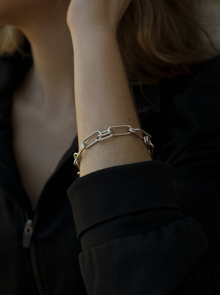 Pulsera eslabones plata diseño alargado y moderno