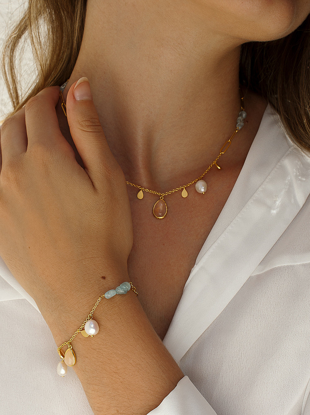 Pulseras con colgantes diseño de perlas y gemas-LINEARGENT