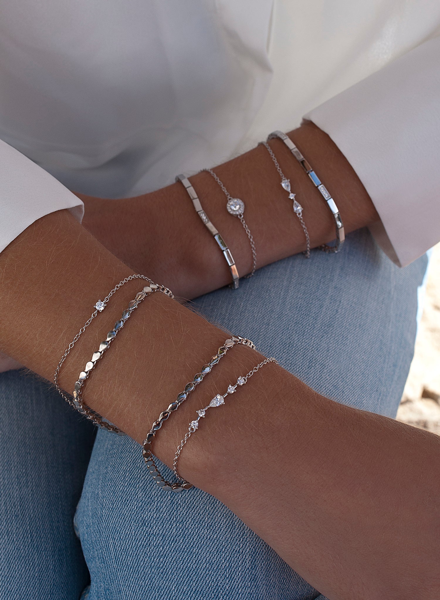 Pulseras finas en plata diseño doble circonita