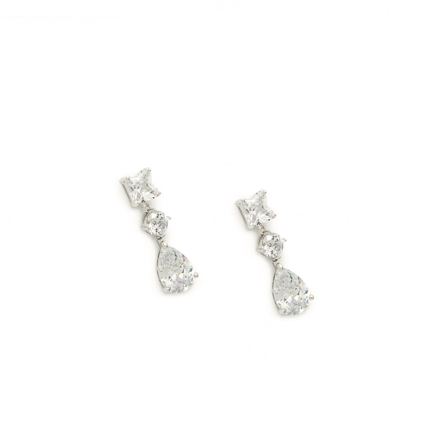 Classic small bridal earrings with claws