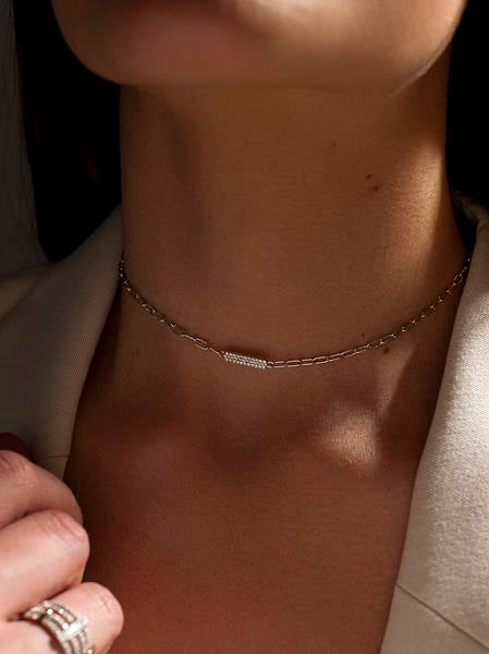 Collar cadena de plata diseño placa con circonitas