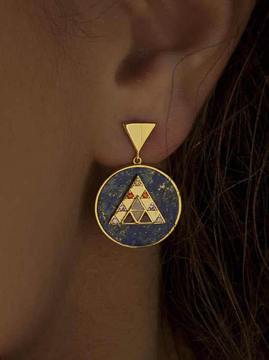 Earrings with pendants round design and central pyramid with zirconias