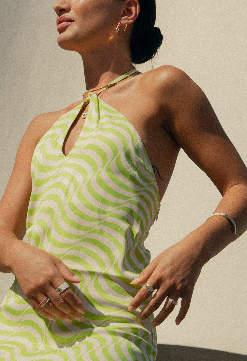 Anillo esmalte rosa diseño de cenefa con dibujo de ojo