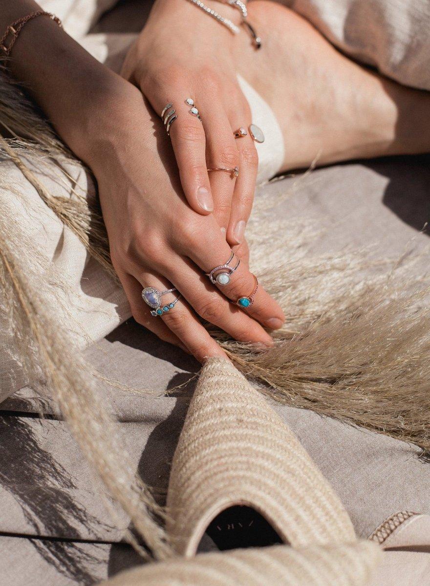 larges  anneauxargent avec opale et LINEARGENT