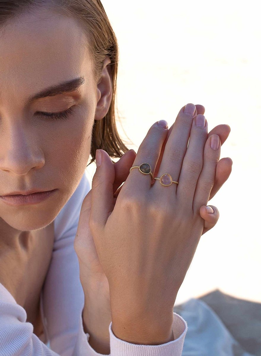 Anillos con piedras diseño labradorita irregular