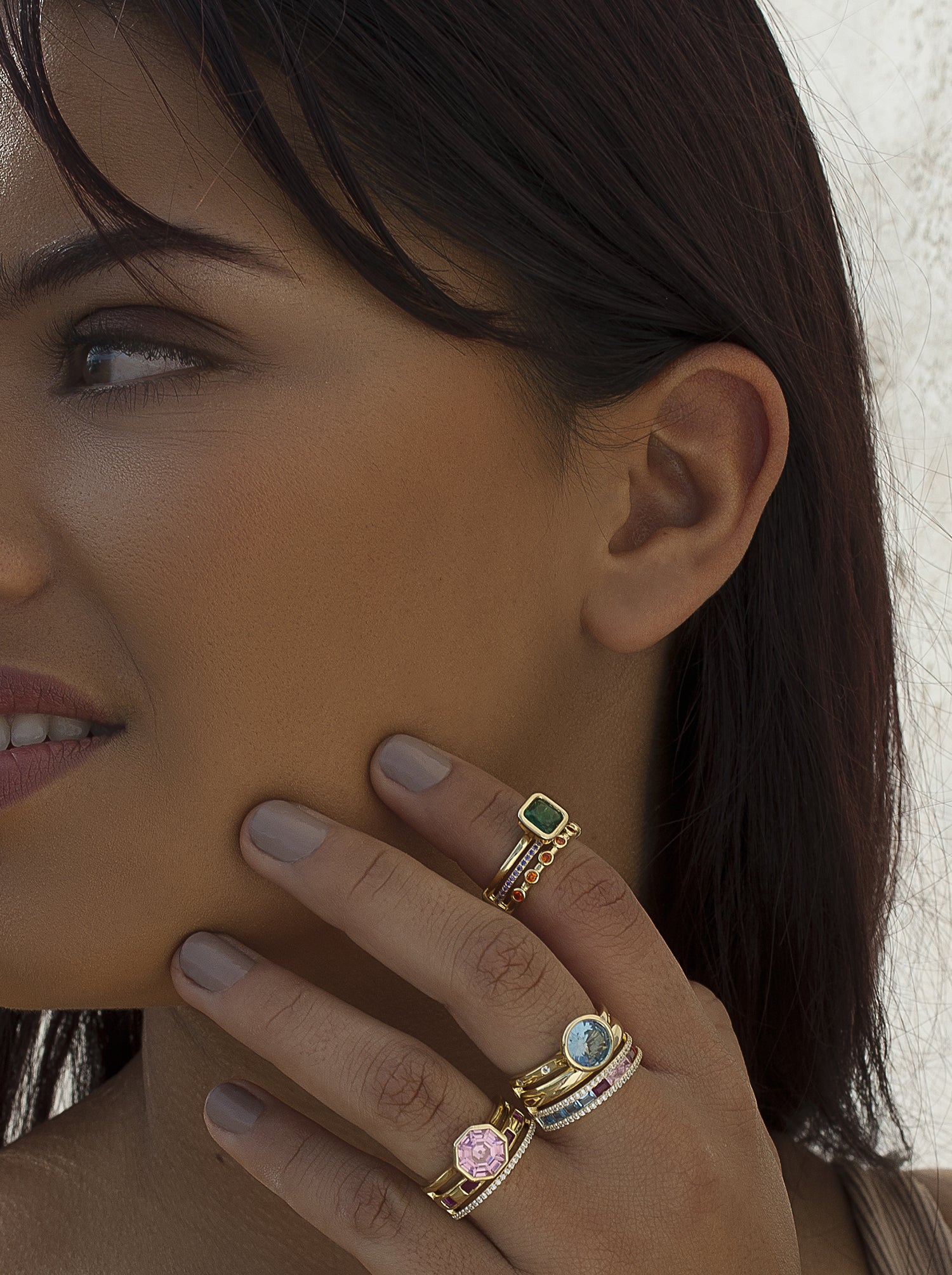 Anillos con piedras motivo central cuadrado con circonitas