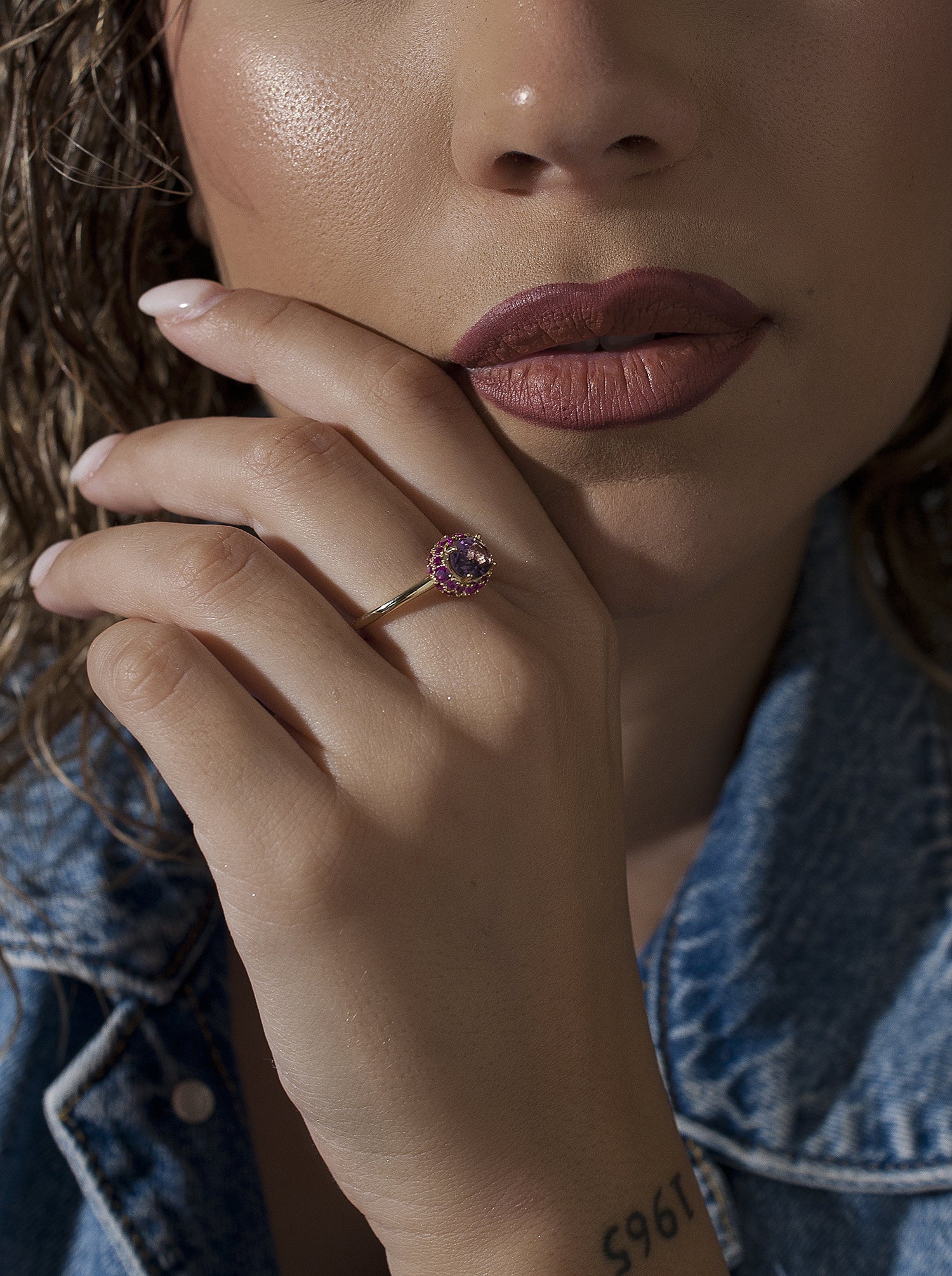 Anillos con piedras motivo central en tonos violeta y rosados-LINEARGENT