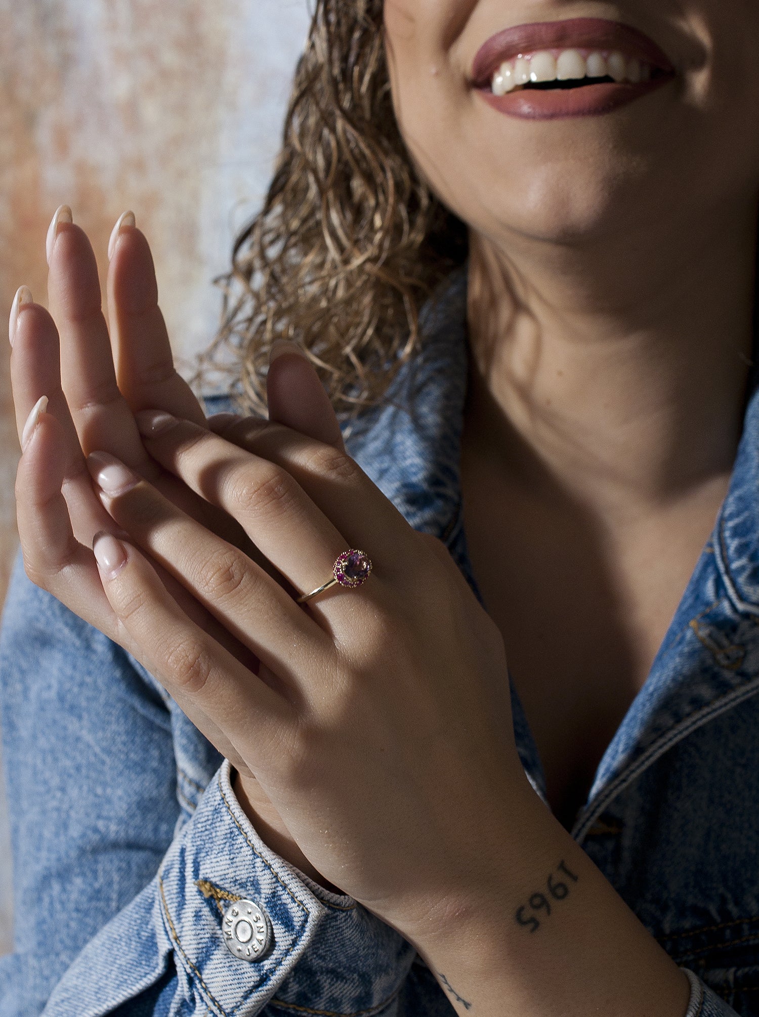Anillos con piedras motivo central en tonos violeta y rosados-LINEARGENT