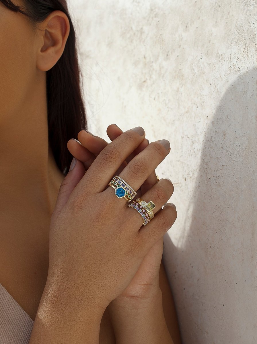 Rings with stones motive central exagonal tone Blue