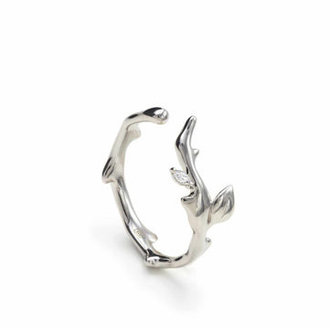 Anillos de diseño de plata rama con circonita