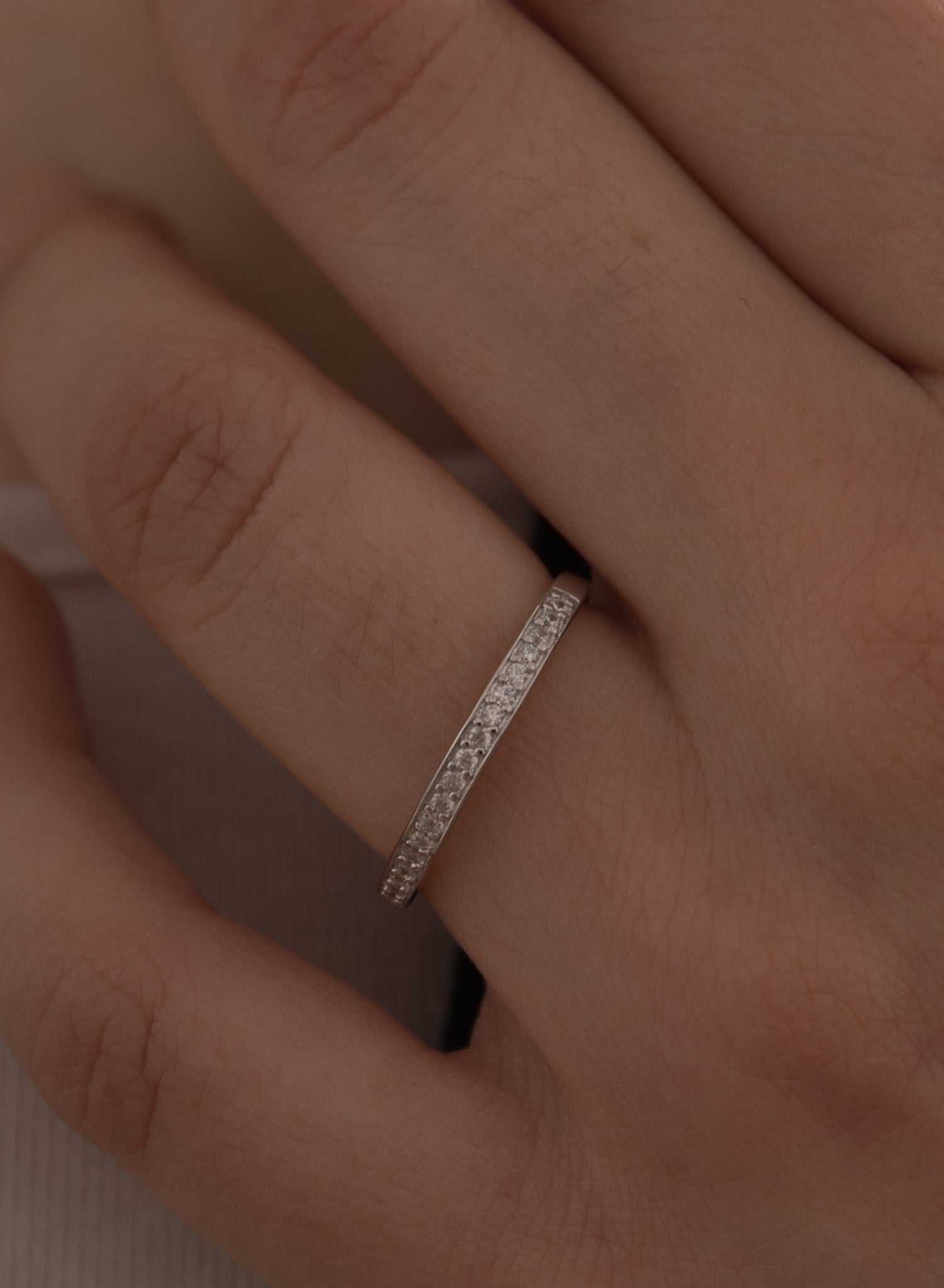 Anillos finos de plata diseño clásico con circonita-LINEARGENT