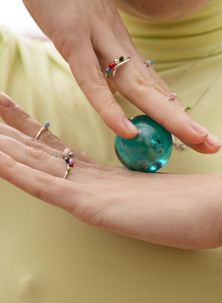 Thin single silver Rings withvarnish details