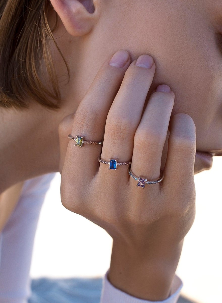 Thin Rings design central rectangular tone azurite