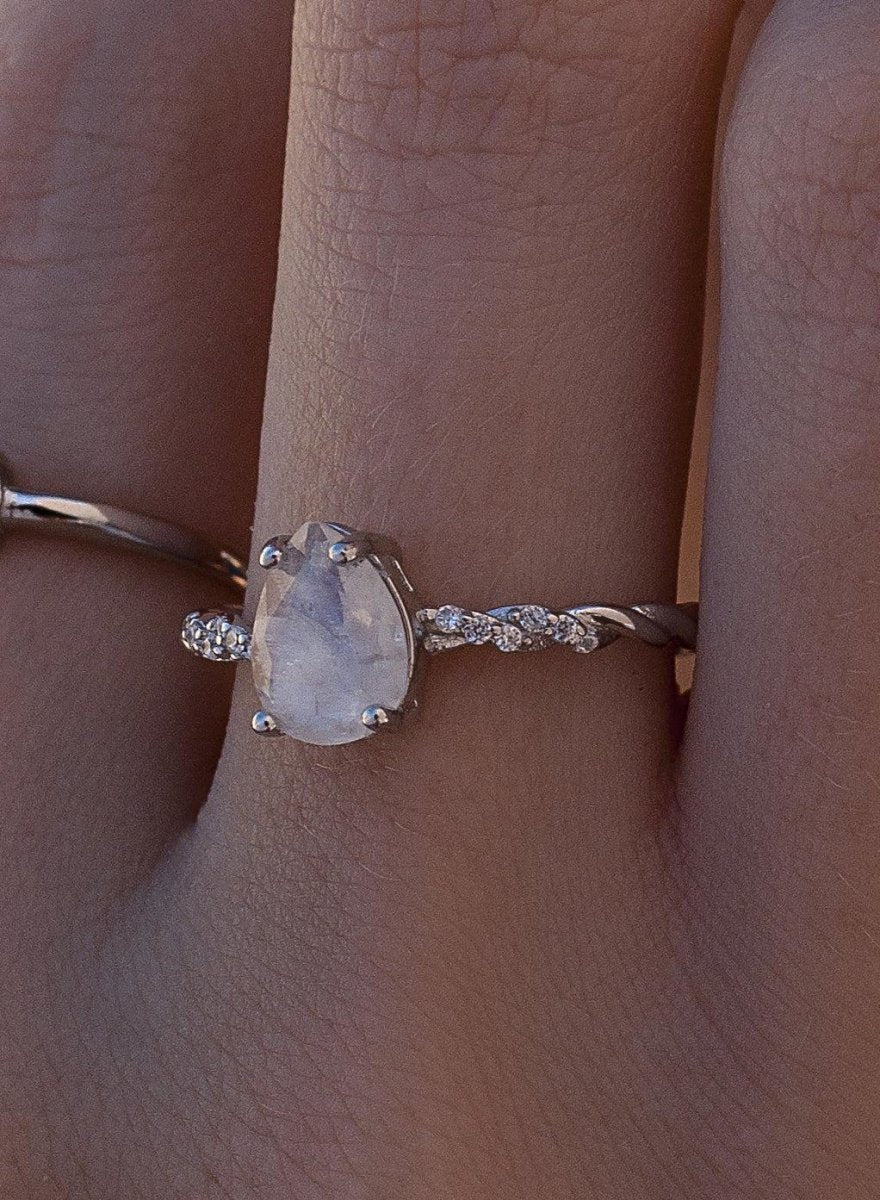 Anillos finos diseño cuarzo adamantino y circonitas-LINEARGENT