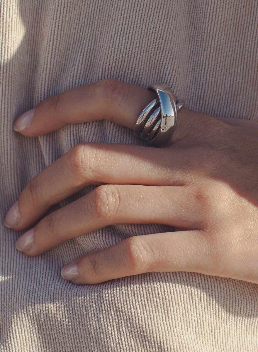 grandes  baguesde argent avec design LINEARGENT