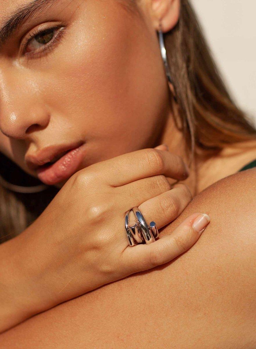 Anillos grandes en plata diseño grueso y entrelazado-LINEARGENT