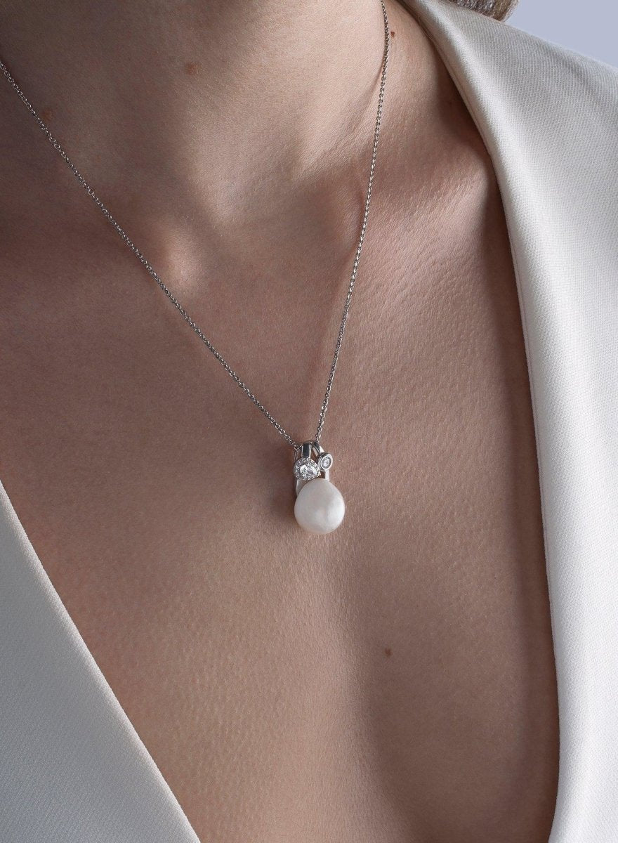 Colgante de plata con triple motivo de perla cuarzo adamantino y circonitas-LINEARGENT