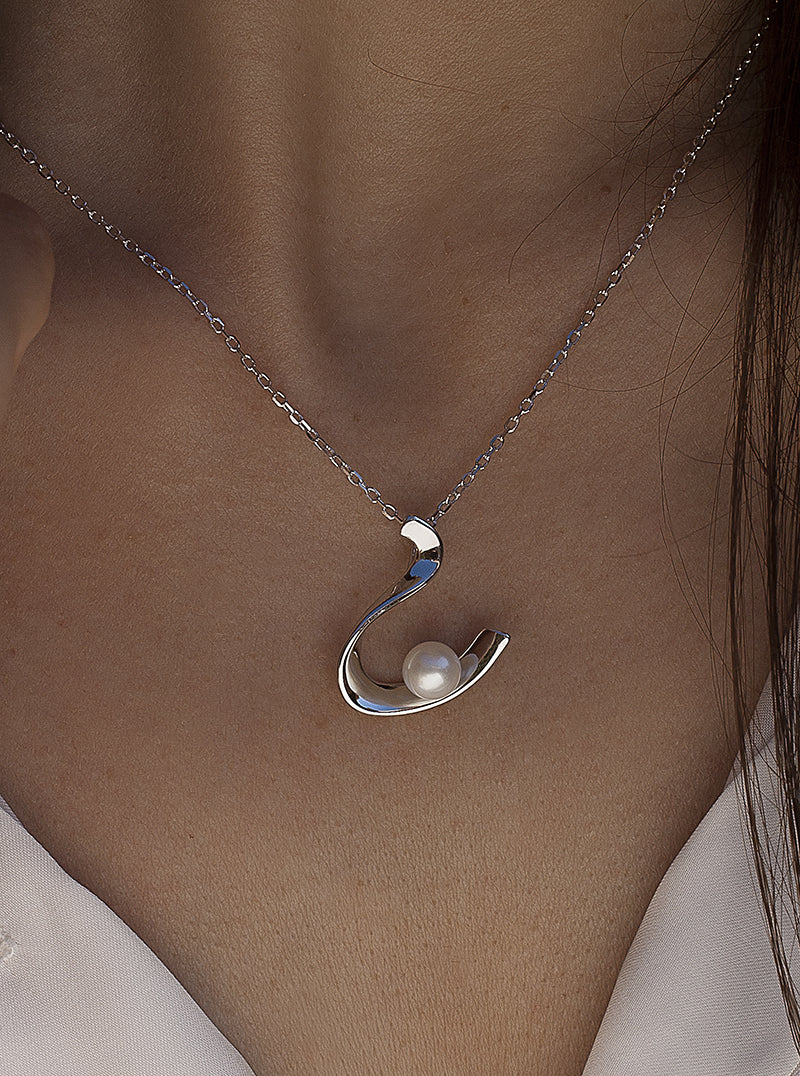 Colgante perlas de plata diseño ondulado con perla-LINEARGENT