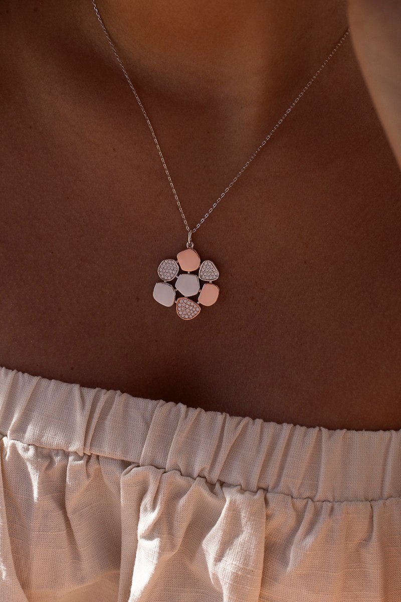 Colgantes bicolor de plata con motivo floral de plata lisa y circonita-LINEARGENT