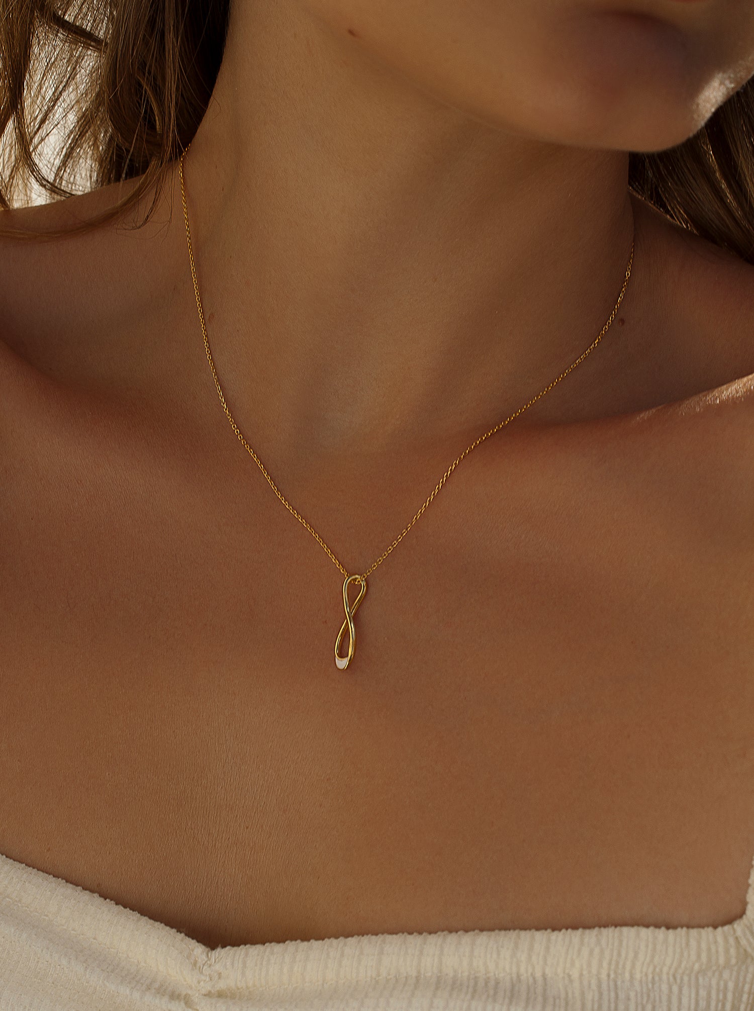 Silver pendants design irregular varnish White