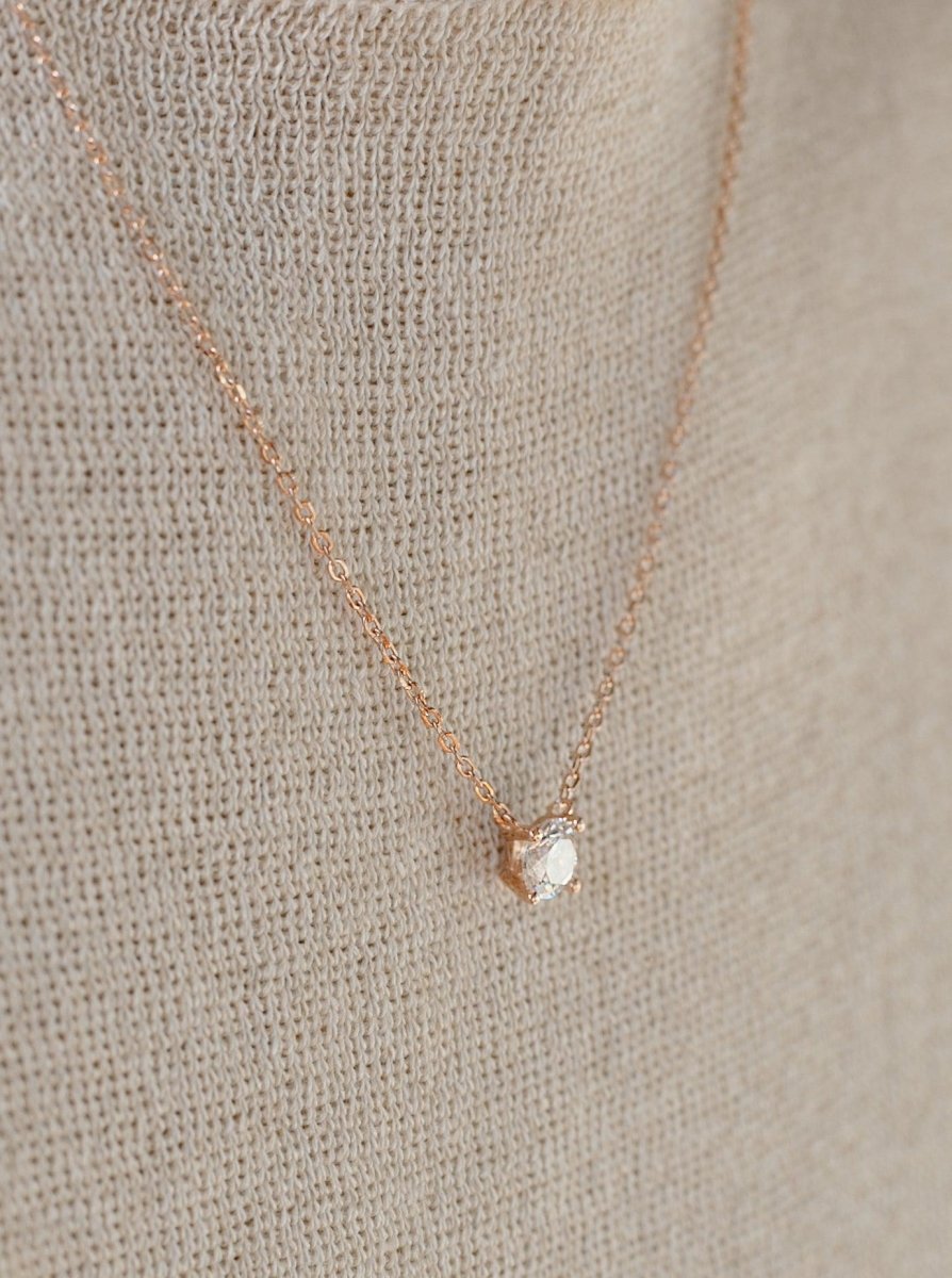 Colgantes pequeños con circonitas bañados en oro rosa-LINEARGENT