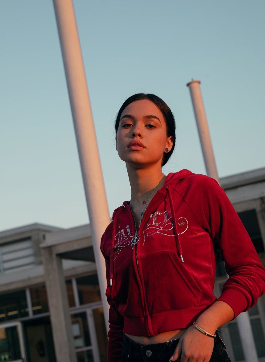 Colgantes pequeños diseño de corazón con esmalte rojo