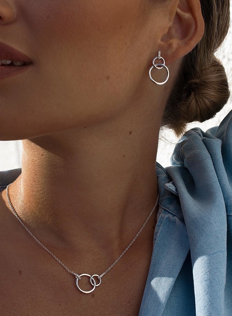 Colgantes pequeños diseño de doble aro con circonitas