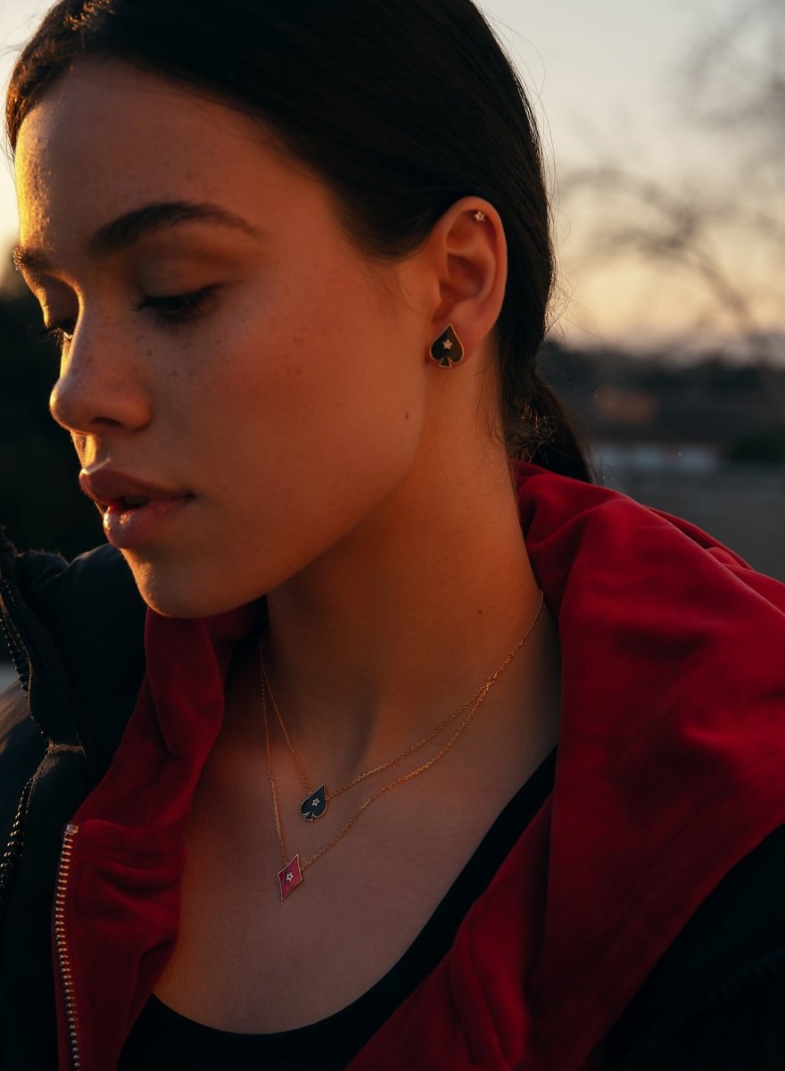 Pendants small design of pica with varnish and zirconia