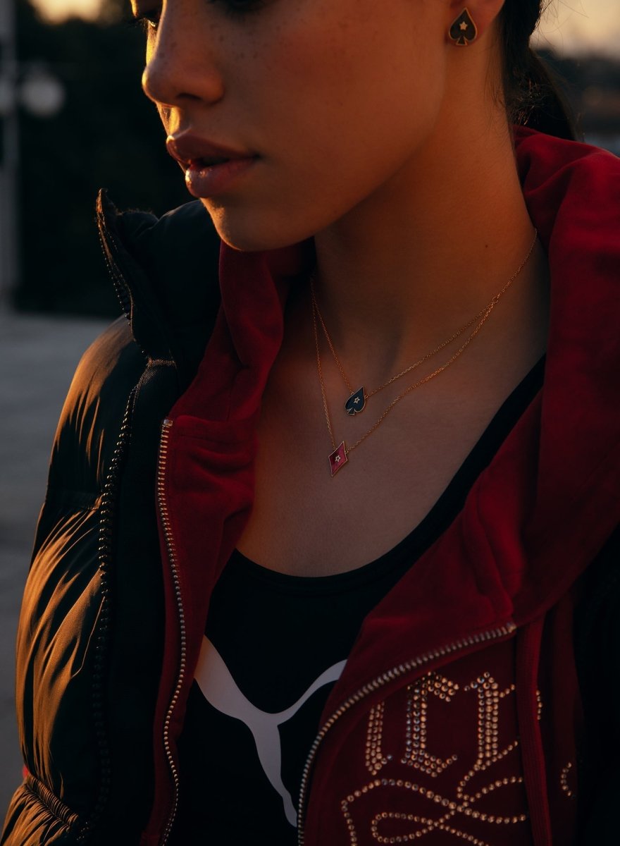 Pendants small design of pica with varnish and zirconia