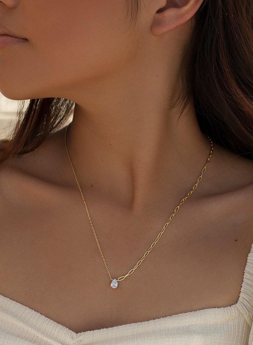 Collar cadena diseño de circonita y cadena de eslabones