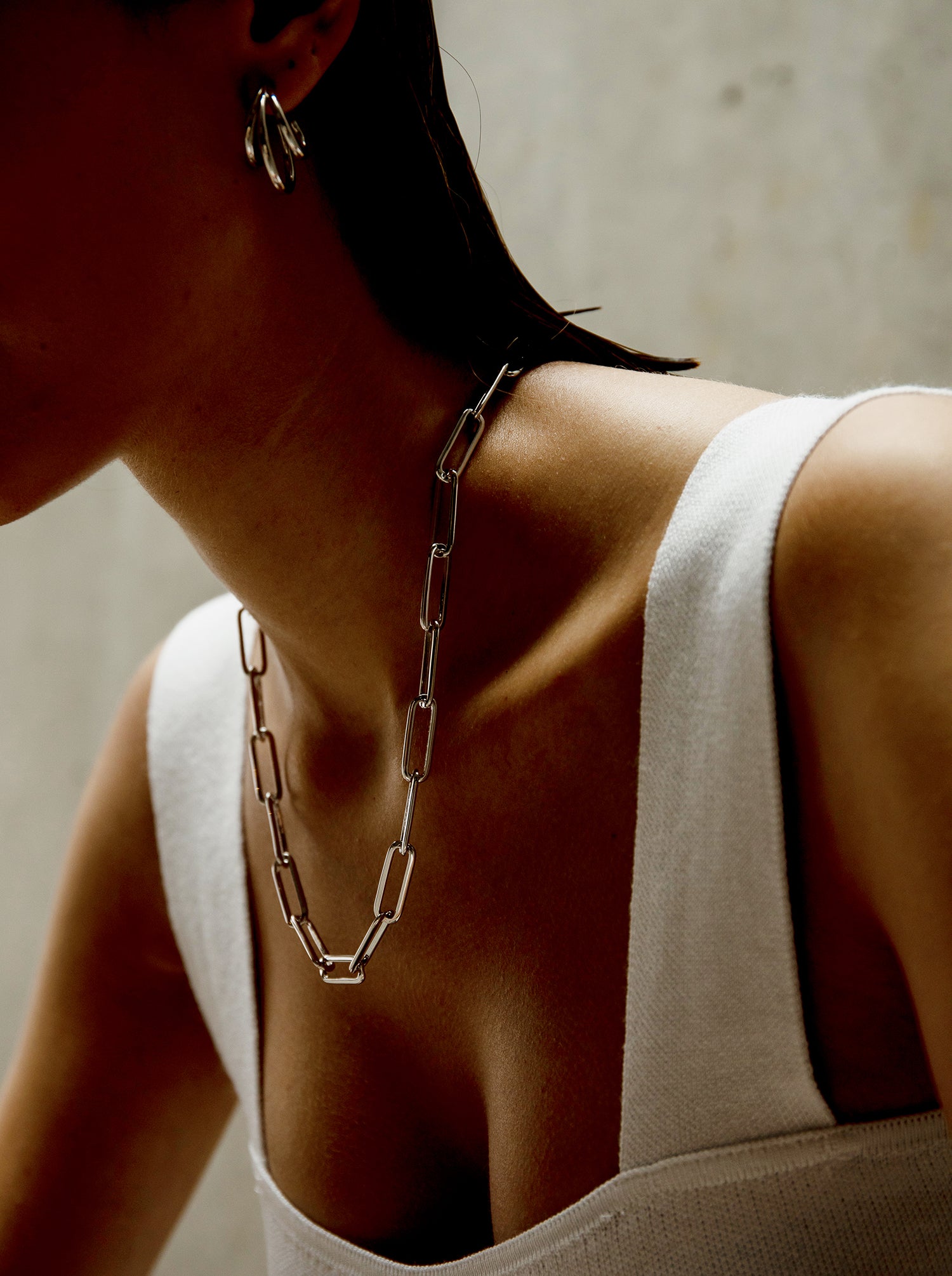 Collar cadena diseño de eslabones plateados