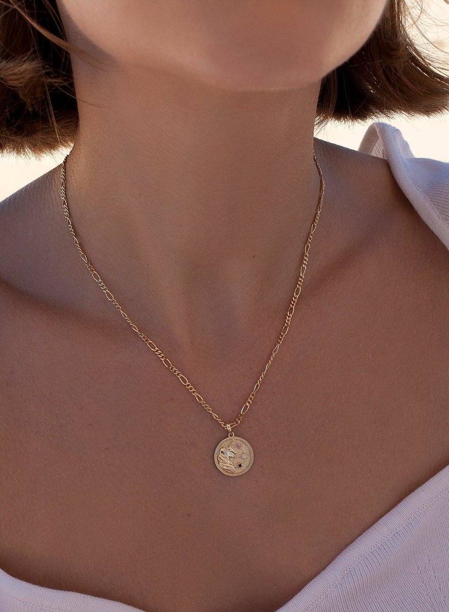 Collar medalla en plata dorada diseño unicornio
