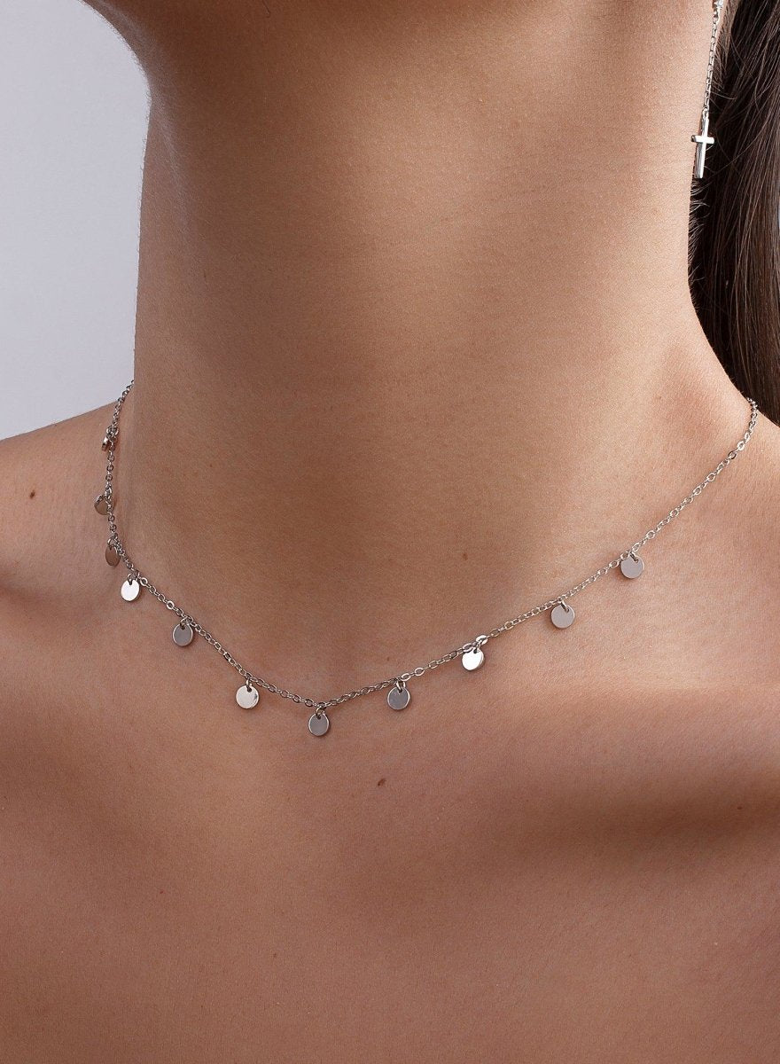 Collares con colgantes circulares de plata lisa