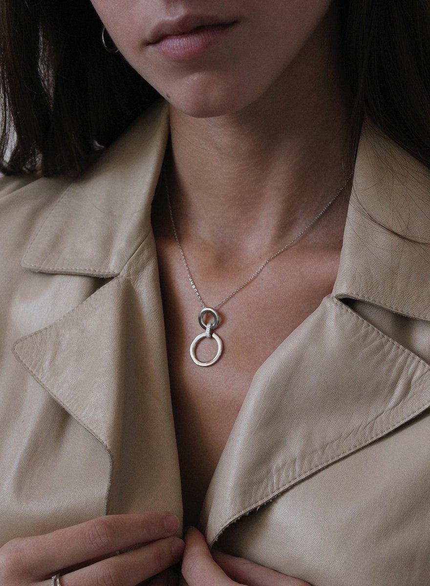 Collares con colgantes doble diseño circular
