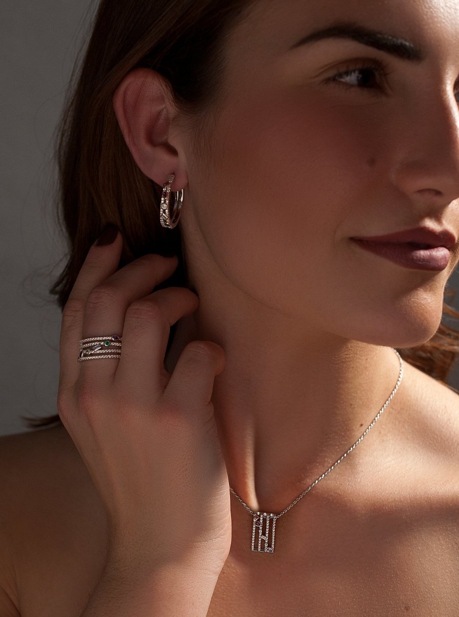 colliers avec pierres couleurs design de