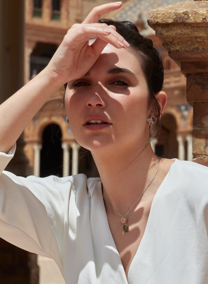 Collares con piedras plata diseño óvalo móvil en verde-LINEARGENT