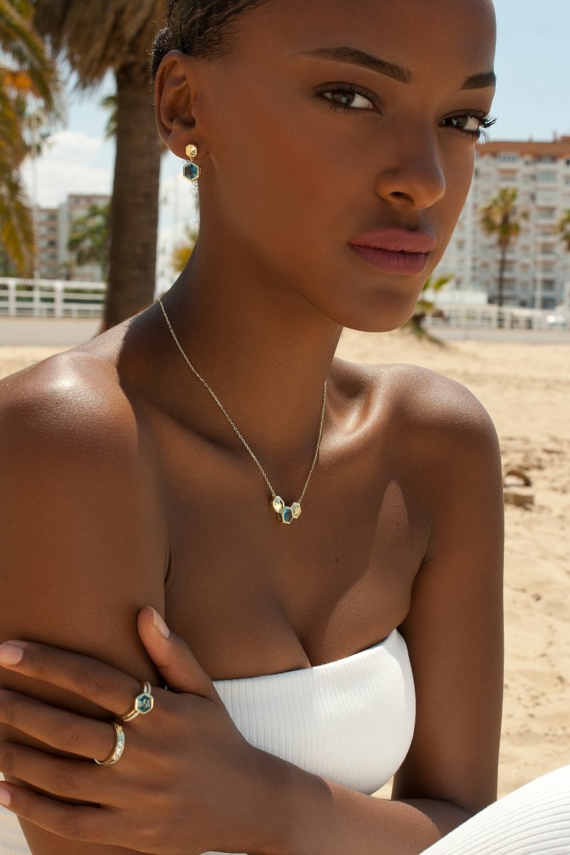 Collares con piedras tono azul diseño triple motivo hexagonal