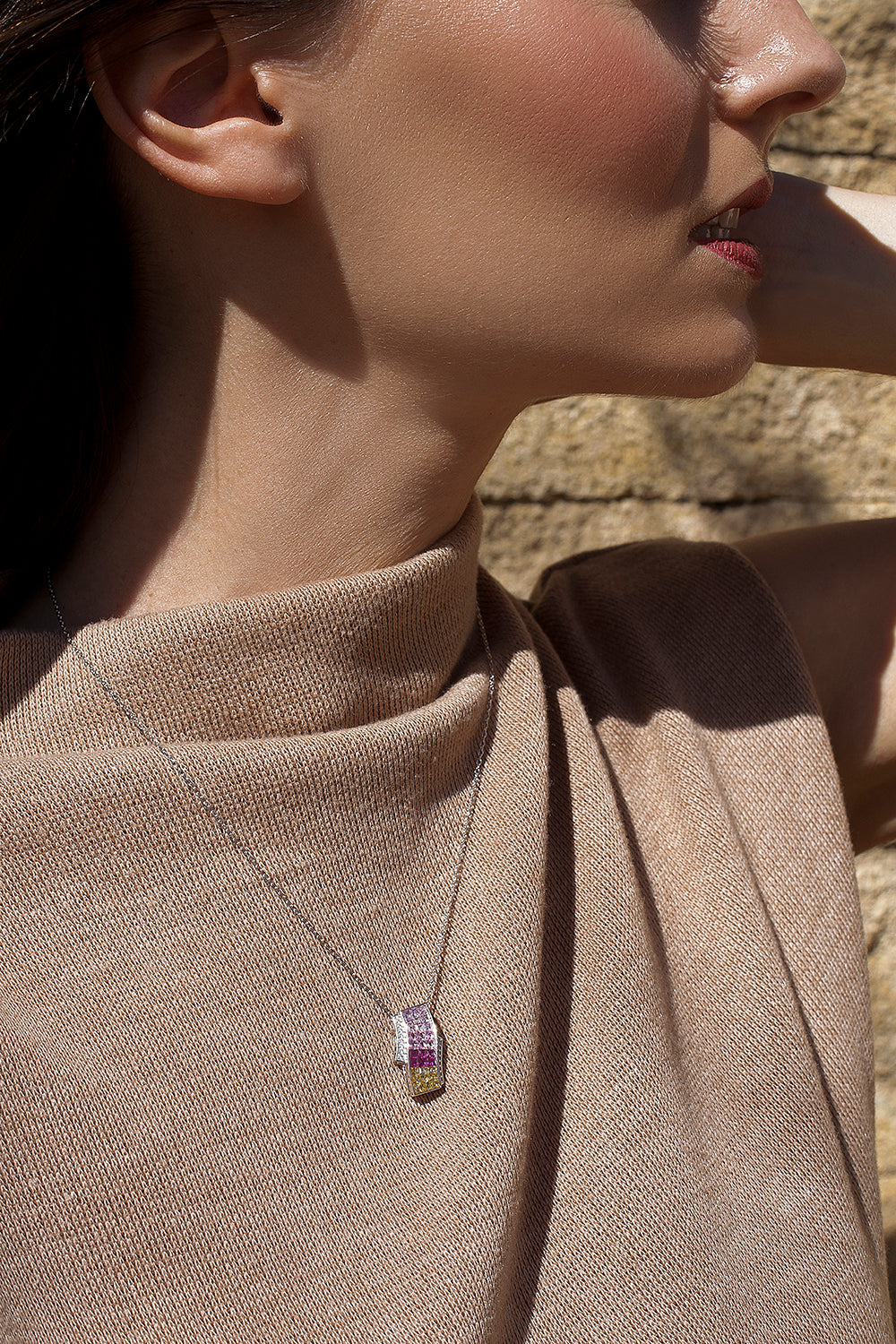 Collares con piedras triple raíl tonos rosados-LINEARGENT