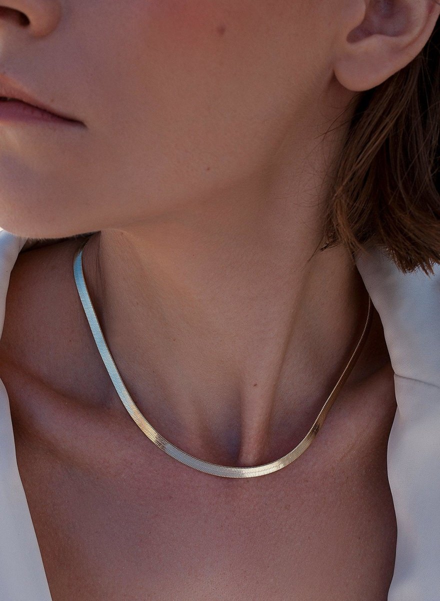 Collares cortos en plata dorado diseño snake grueso