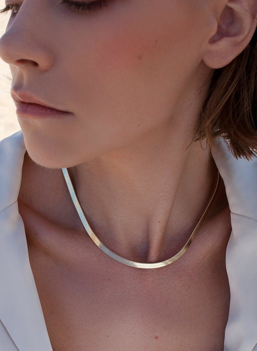 Collares cortos en plata dorado diseño snake grueso