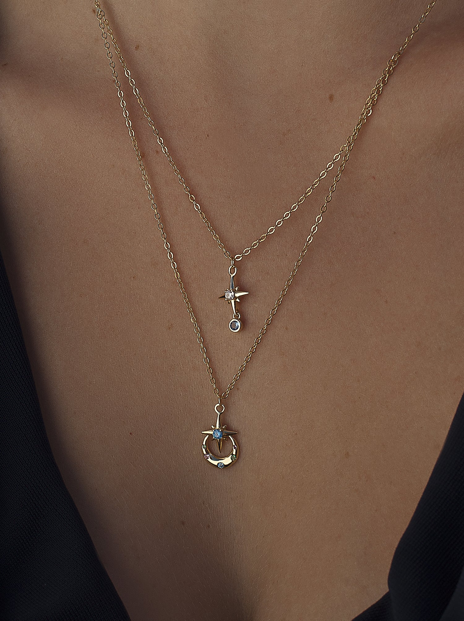 Collares dobles de plata bañada en oro diseño universo