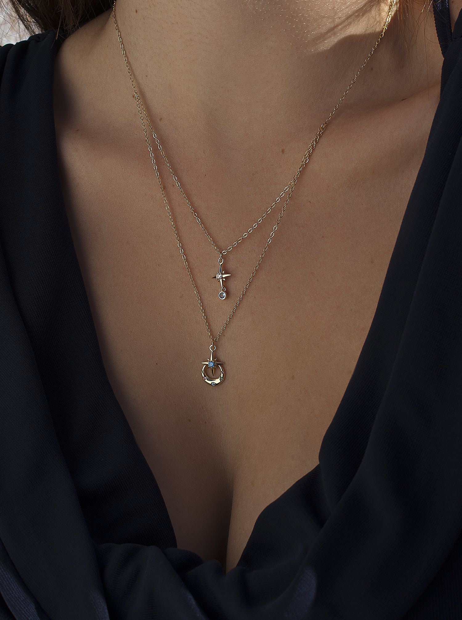 Collares dobles de plata bañada en oro diseño universo