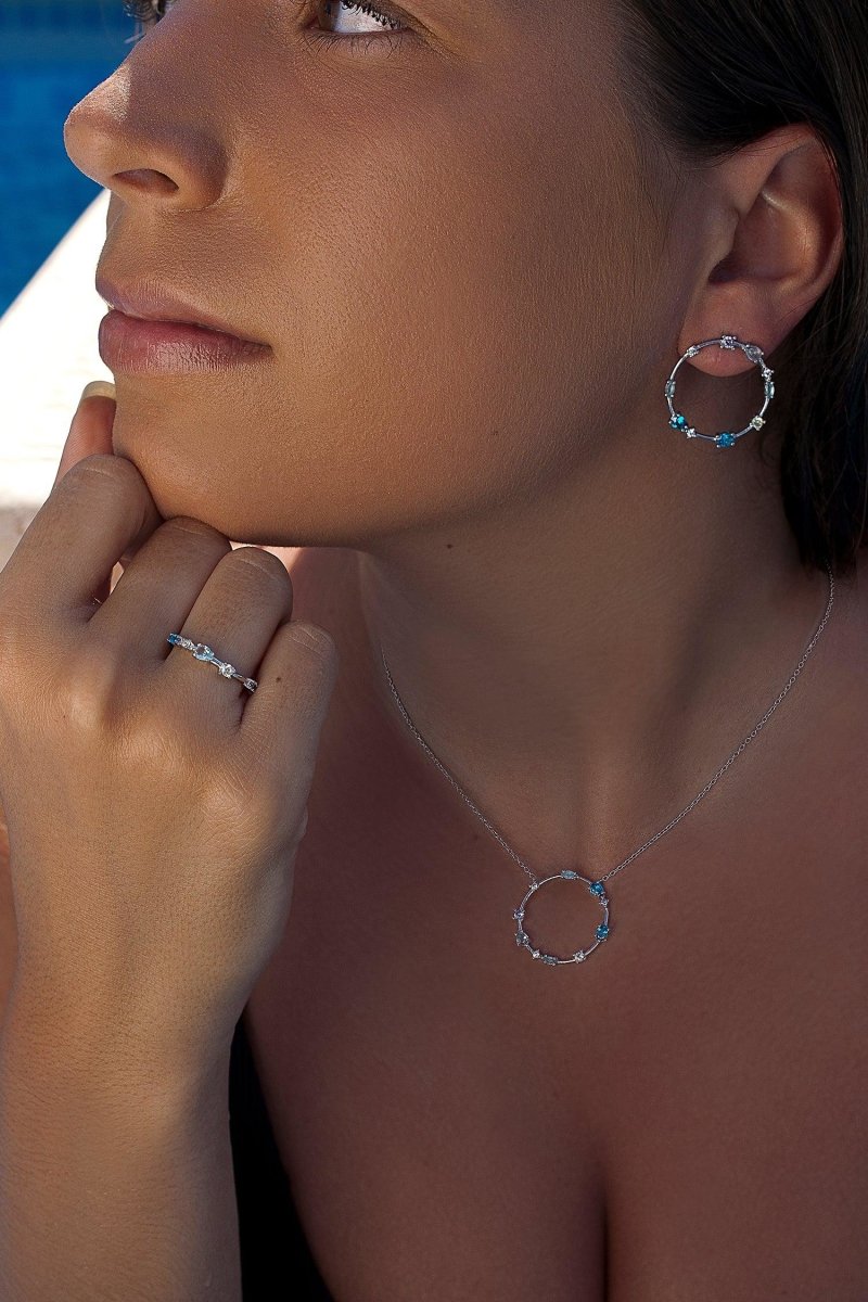 Boucles d'oreilles créole avec quartz adamantin dans des tonalités froids